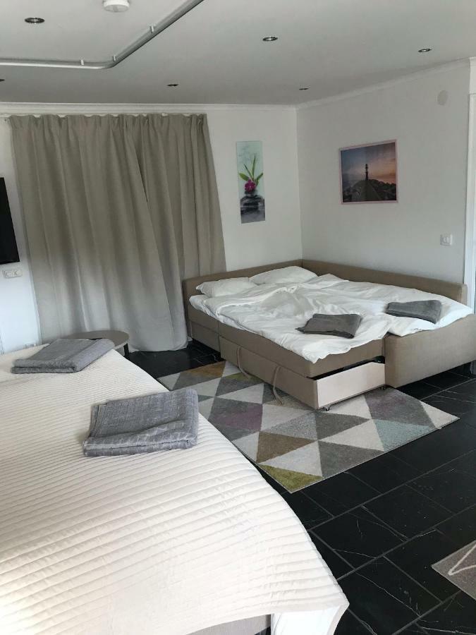 Lagenhet I Villa Pa Fornudden Tyreso Ngoại thất bức ảnh
