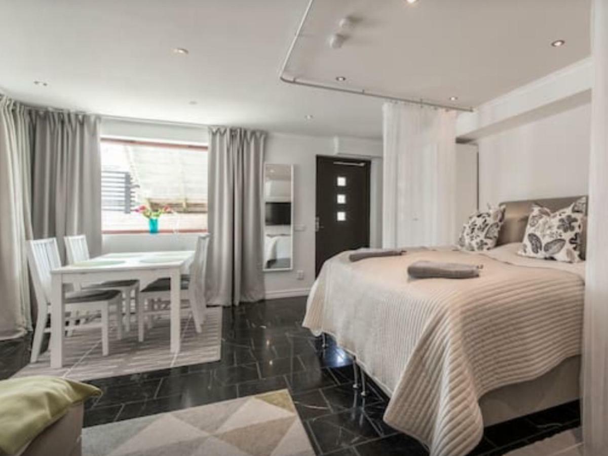 Lagenhet I Villa Pa Fornudden Tyreso Ngoại thất bức ảnh